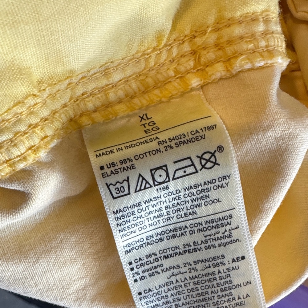 Women’s Old Navy OG Chino Yellow Wash Casual Shorts - Picture 9 of 9